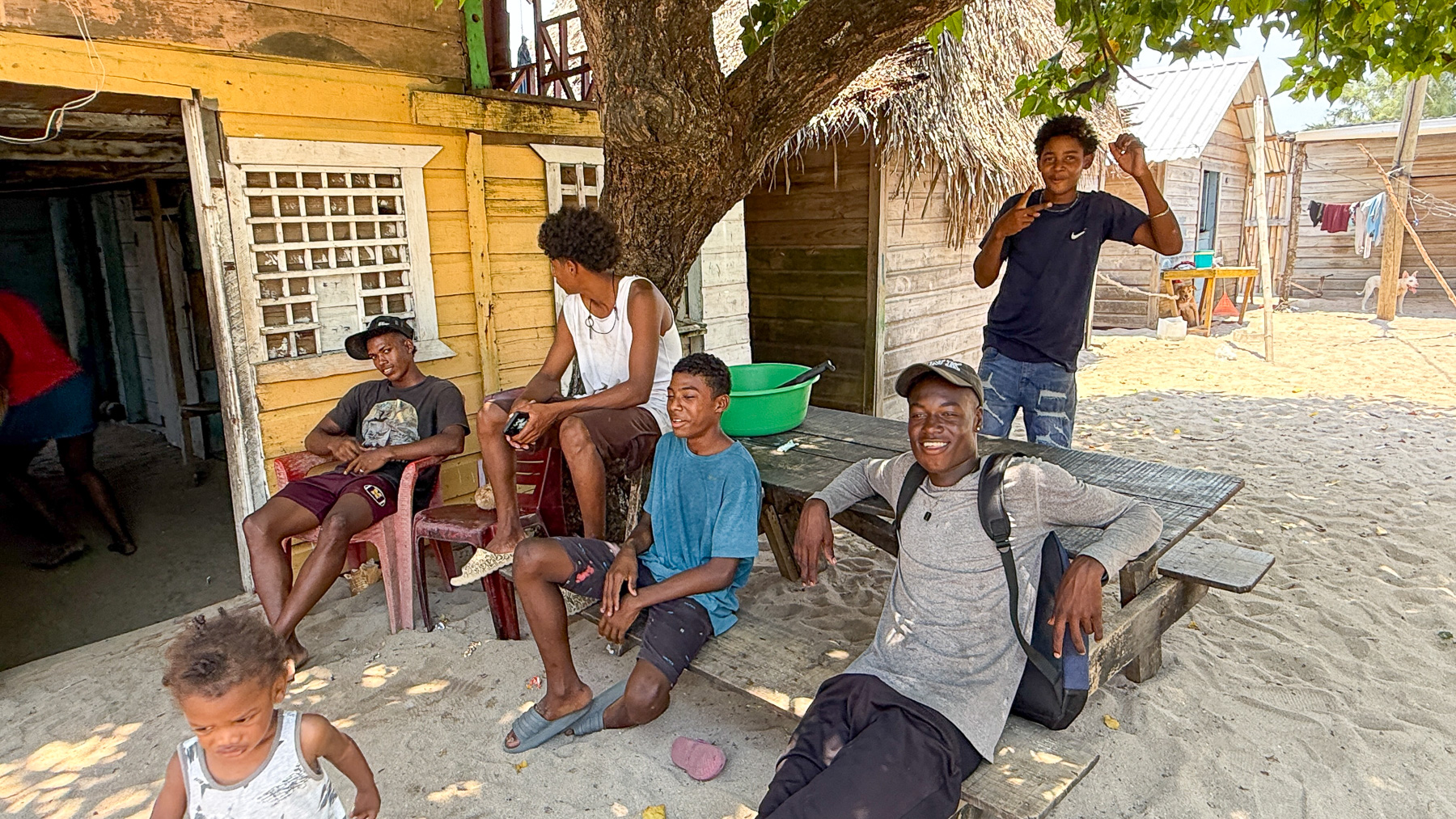 Jugendliche in Chachahuate, Cayos Cochinos, Honduras