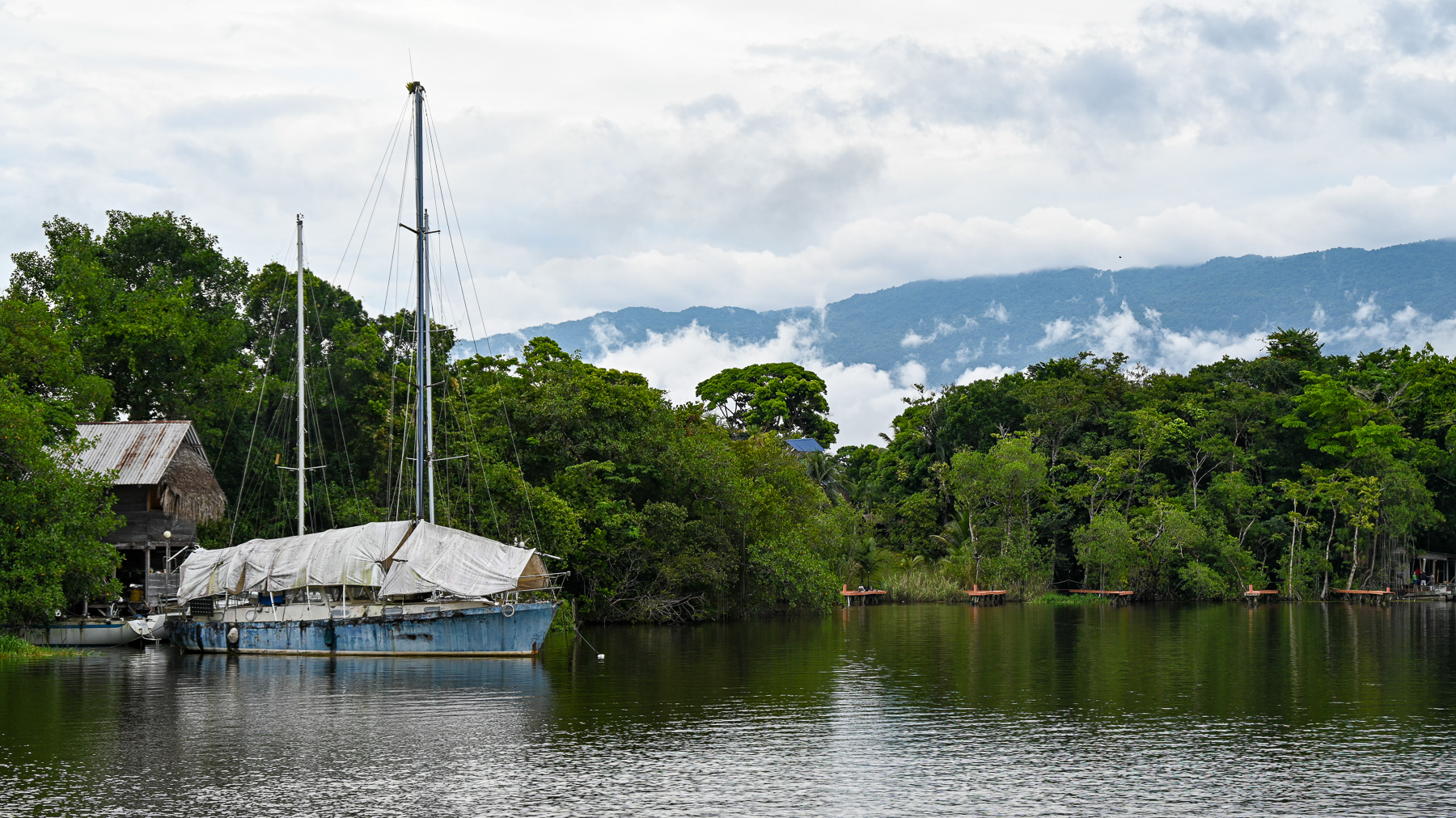 Cayo Quemado, Rio Dulce, Guatemala